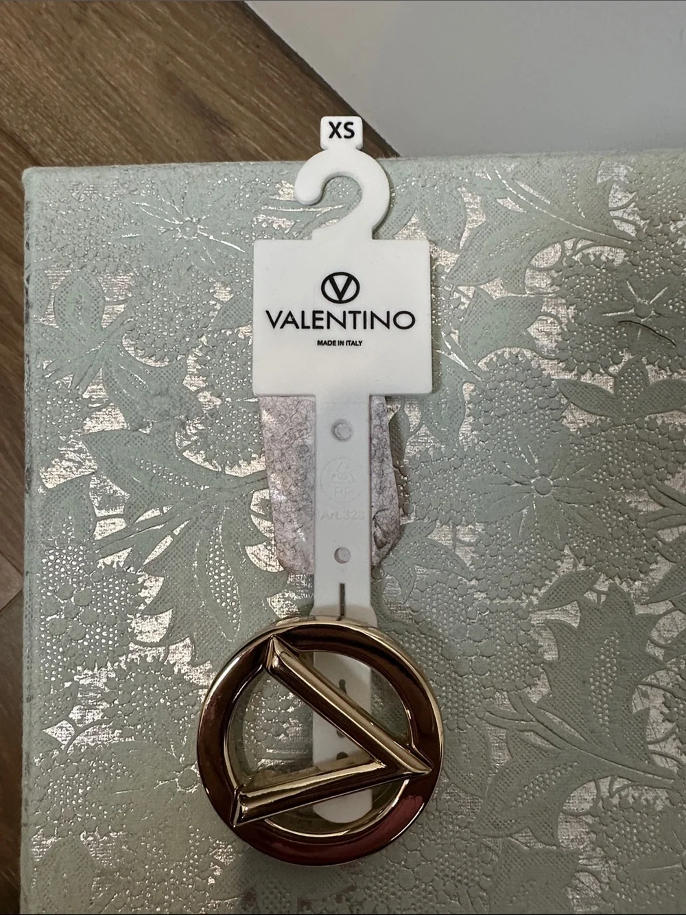 Valentino Gold Circular Logo Buckle (11)